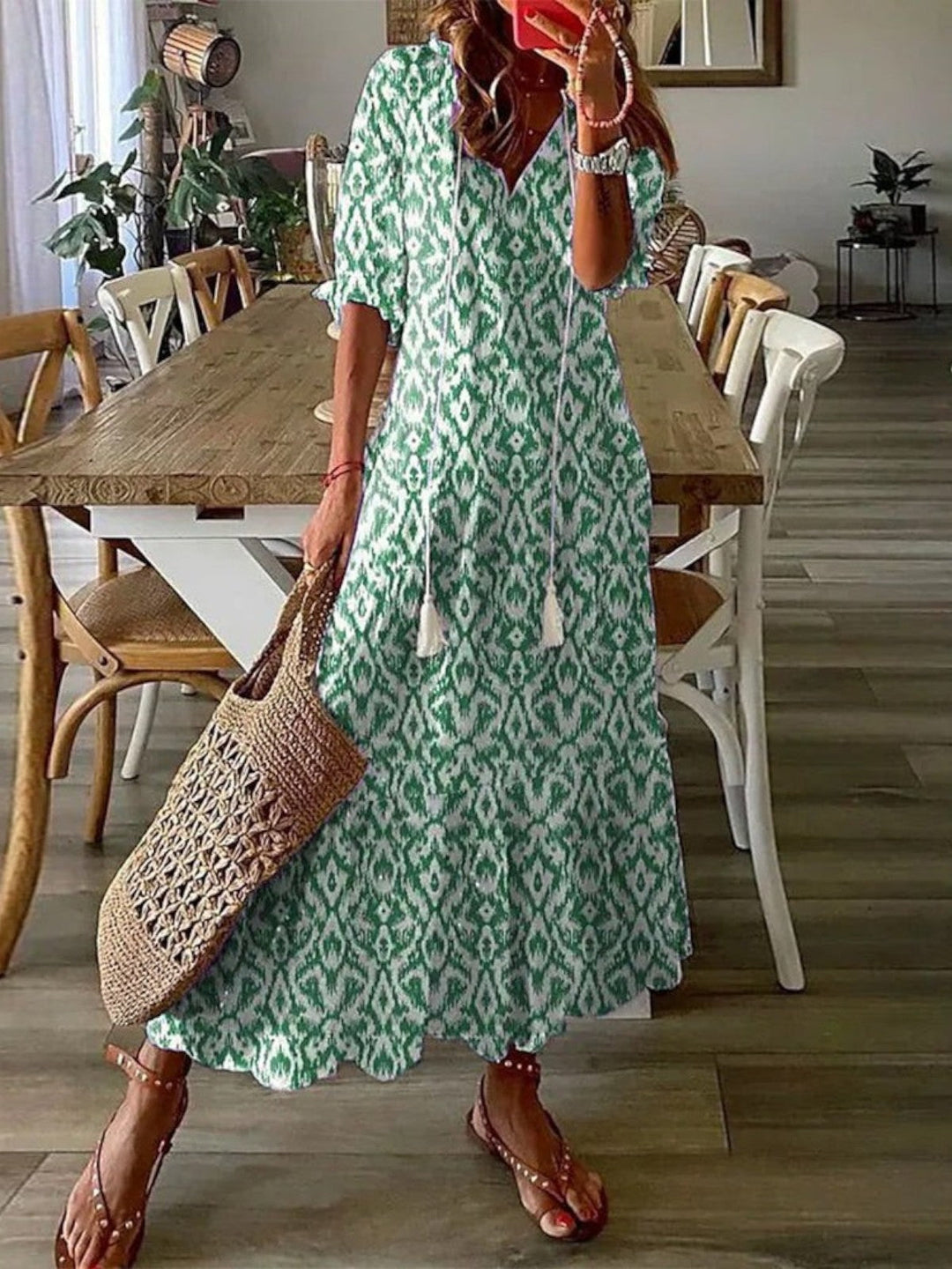Monique – Compliment-Attracting Flowy Dress