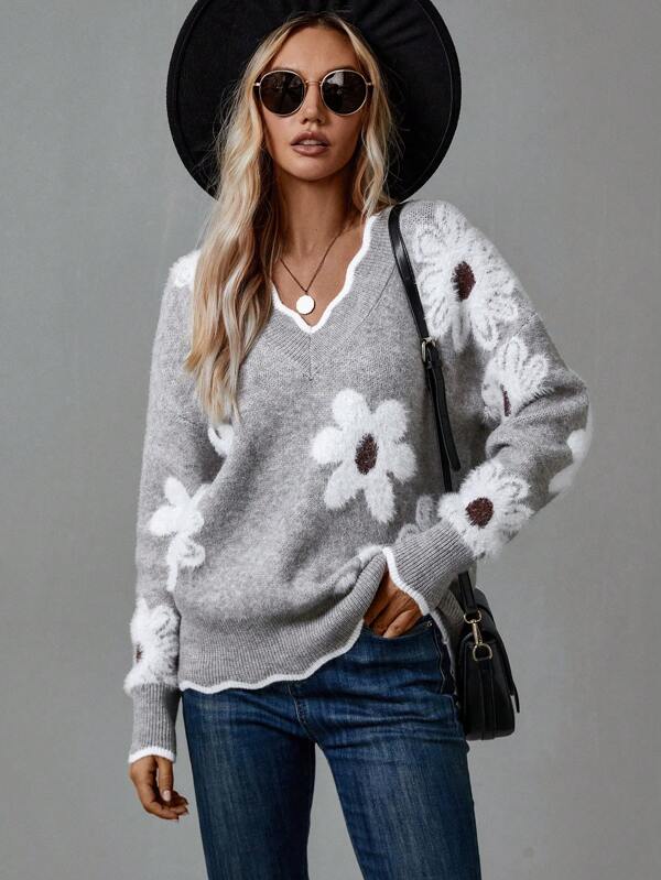Genevieve | Women's Relaxed V-Neck Daisy Sweater
