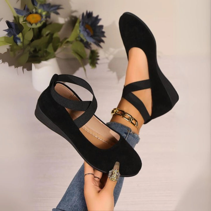 Suzie | Women's Closed-Toe Wedge Flats