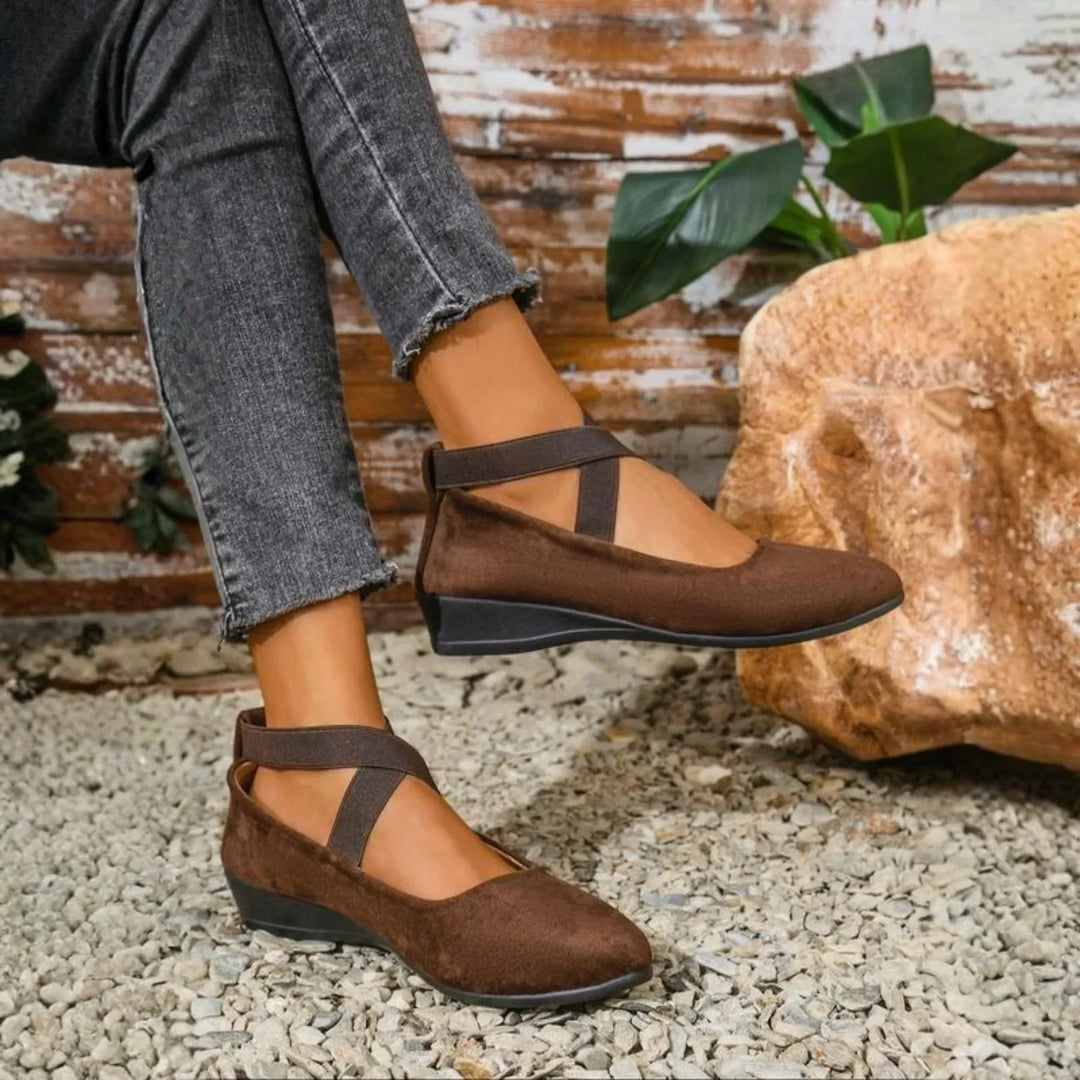 Suzie | Women's Closed-Toe Wedge Flats