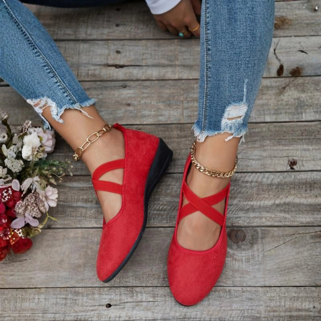 Suzie | Women's Closed-Toe Wedge Flats
