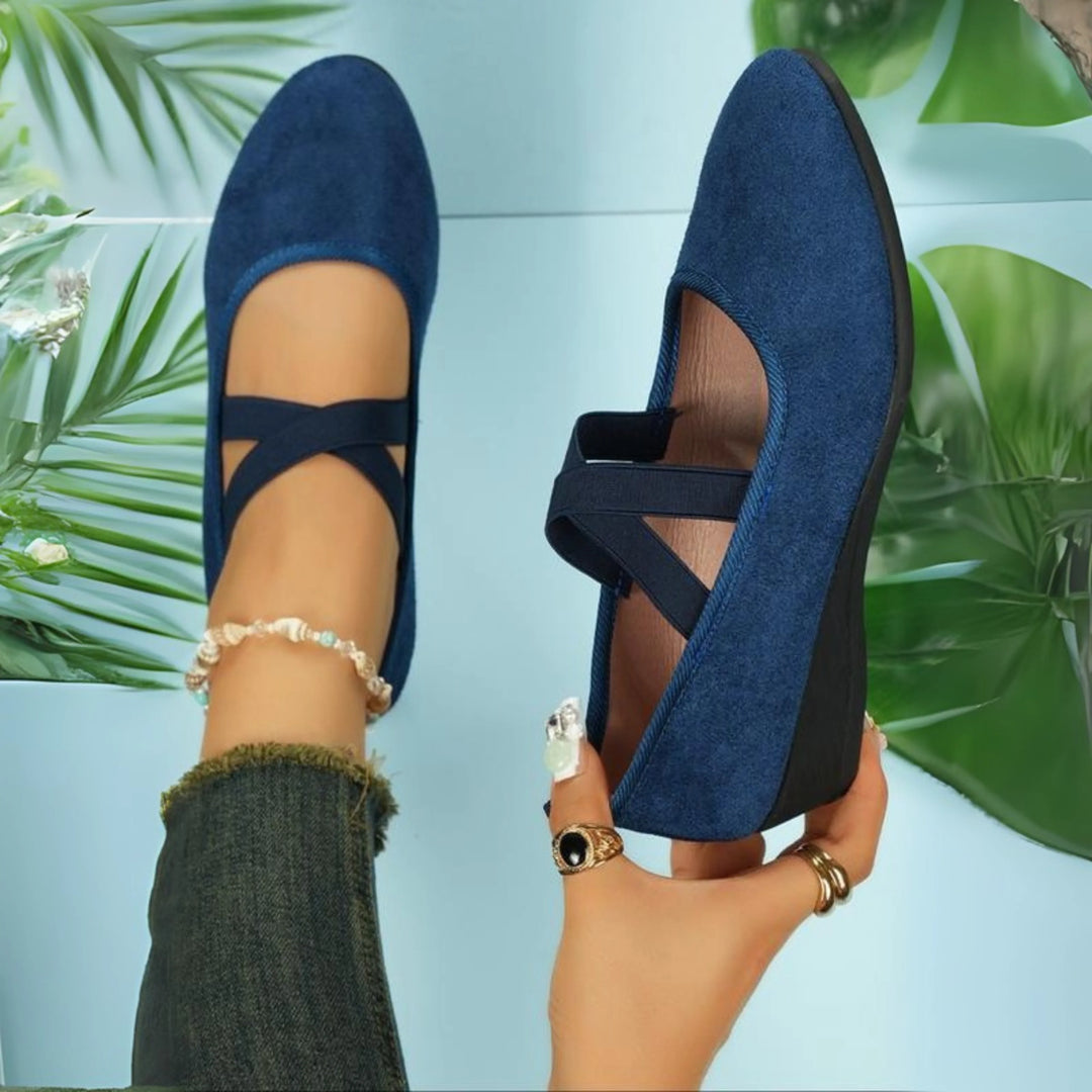 Suzie | Women's Closed-Toe Wedge Flats